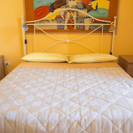 Al Centro E Meglio B&B ナポリ エクステリア 写真