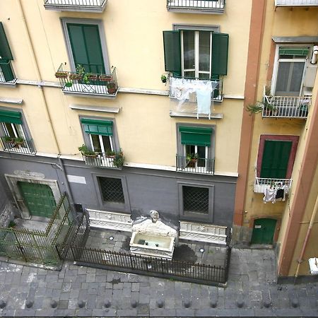 Al Centro E Meglio B&B ナポリ エクステリア 写真