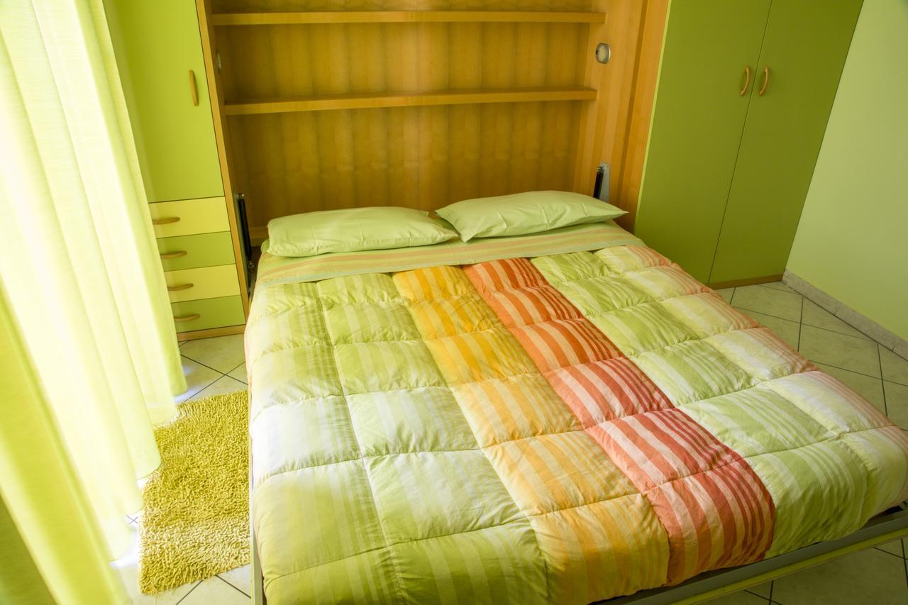 Al Centro E Meglio B&B ナポリ エクステリア 写真