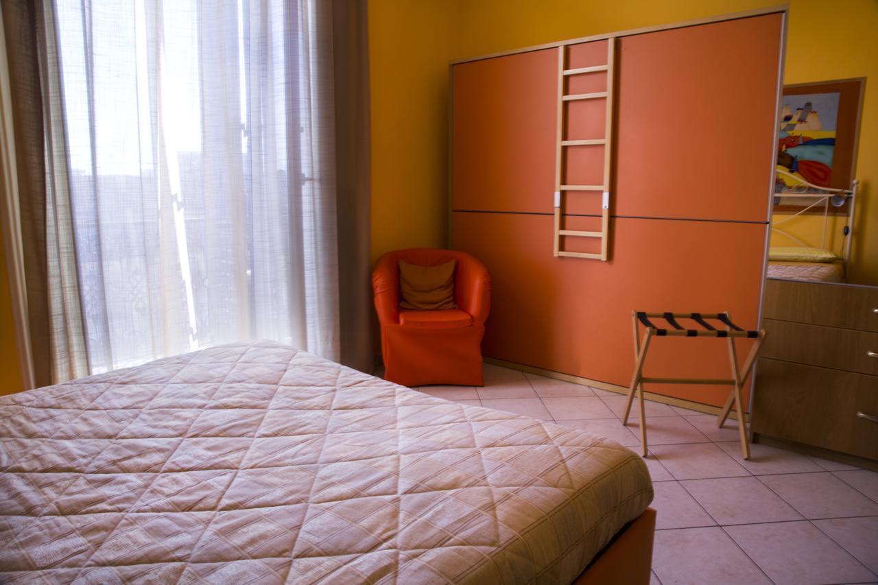 Al Centro E Meglio B&B ナポリ エクステリア 写真