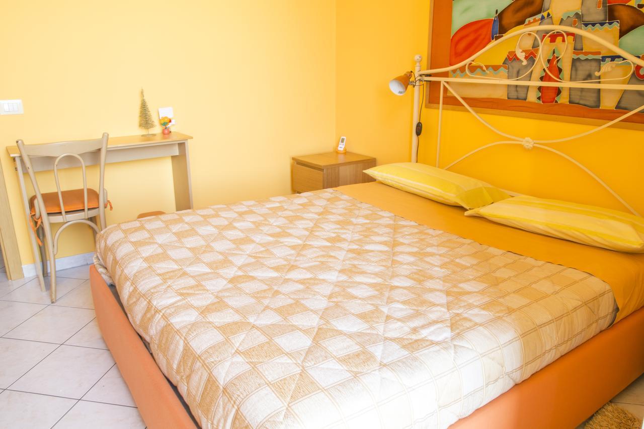 Al Centro E Meglio B&B ナポリ エクステリア 写真