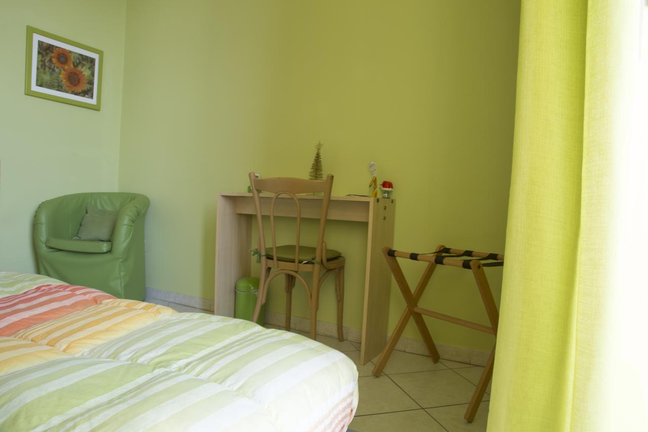 Al Centro E Meglio B&B ナポリ エクステリア 写真